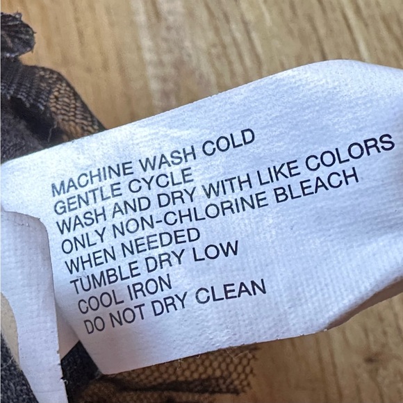 babyGap Black Bell Sleeve and Buttons Dress size 4T - Picture 6 of 7